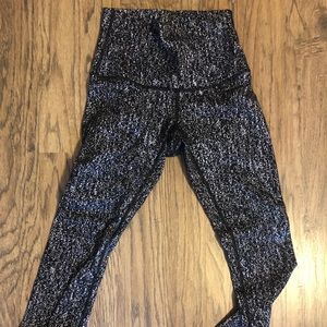 Lululemon high rise winder under leggings